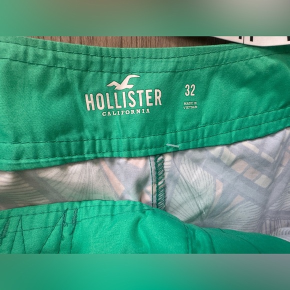 Hollister Green and Blue Geometric Board Shorts - Picture 6 of 8